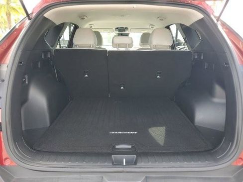 Certified 2025 Hyundai Tucson SE image 11