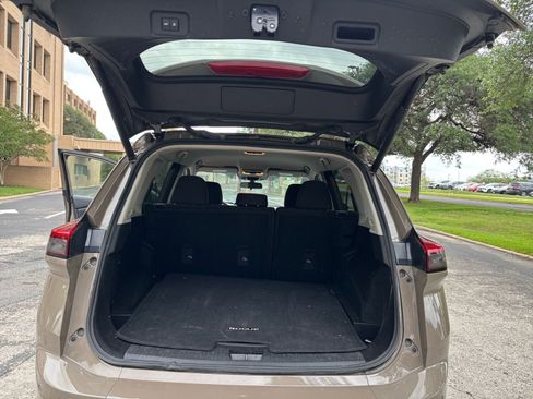 Used 2025 Nissan Rogue SV image 26