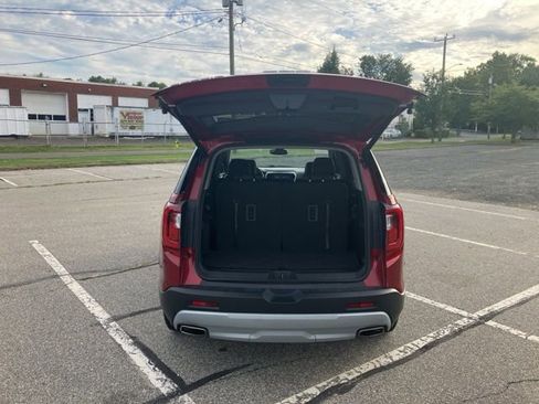 Used 2023 GMC Acadia SLT FWD image 13