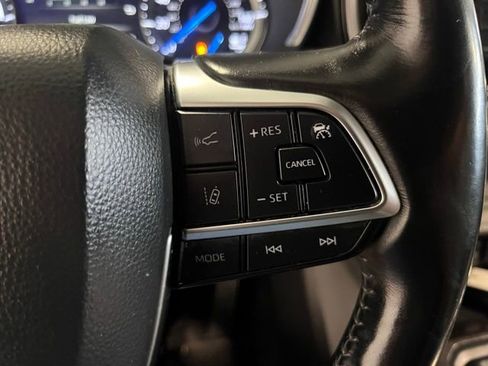 Used 2021 Toyota Highlander Limited image 27