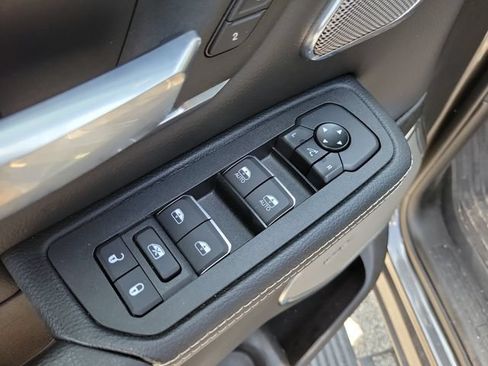 Used 2025 RAM 1500 Laramie w/ Night Edition AWD/4WD image 18