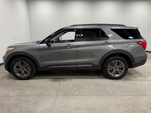 Certified 2024 Ford Explorer XLT w/ Equipment Group 202A AWD/4WD image 8