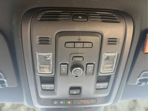 Used 2021 Cadillac Escalade Premium Luxury AWD/4WD image 22