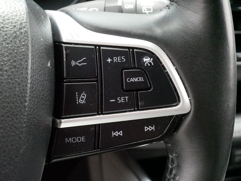 Used 2023 Toyota Highlander Limited AWD/4WD image 25