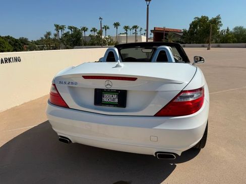 Used 2014 Mercedes-Benz SLK 250 w/ Premium Package image 23