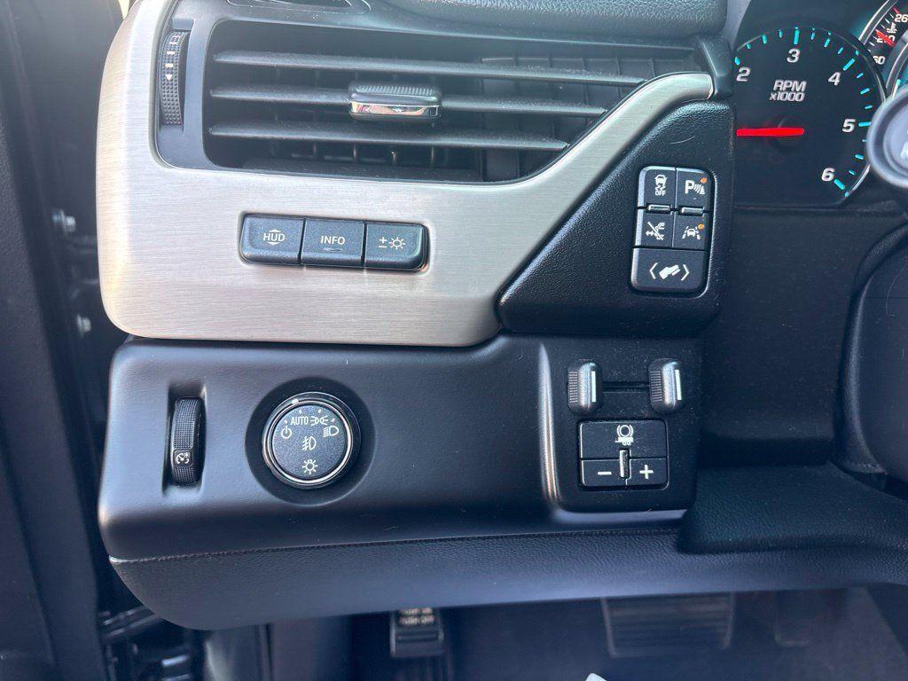 Used 2019 GMC Yukon Denali w/ Denali Ultimate Package RWD image 12