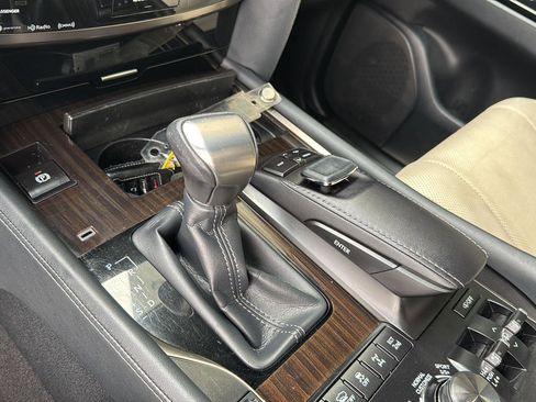 Used 2019 Lexus LX 570 4WD image 23