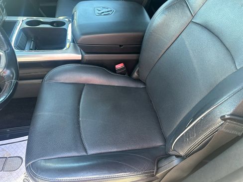 Used 2017 RAM 1500 Laramie w/ Convenience Group image 19