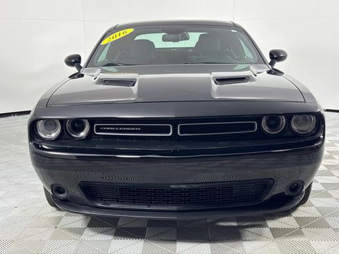 Used 2016 Dodge Challenger SXT image 11