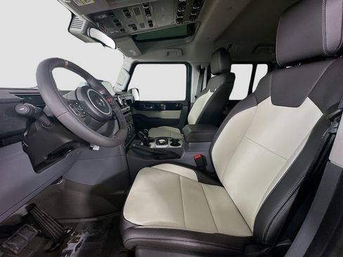 New 2025 INEOS Grenadier Fieldmaster Edition image 33