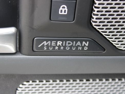 Used 2024 Land Rover Defender 130 X-Dynamic SE AWD/4WD image 16