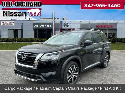 Used 2024 Nissan Pathfinder Platinum image 1