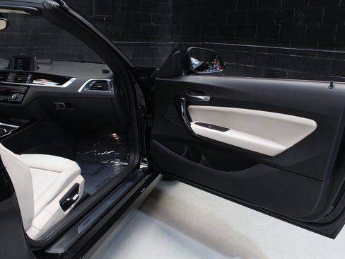 Used 2018 BMW 230i Convertible RWD image 29