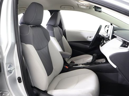 Used 2021 Toyota Corolla LE image 26