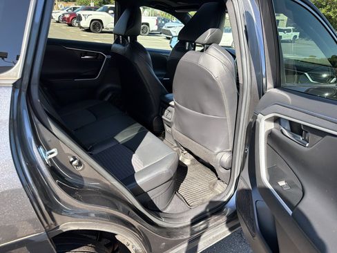 Used 2022 Toyota RAV4 XSE AWD/4WD image 39