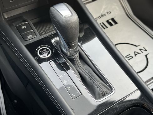 Used 2024 Nissan Kicks SR image 23