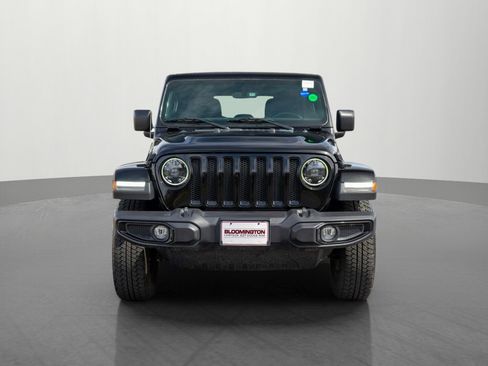 Used 2023 Jeep Wrangler Unlimited Sahara image 2