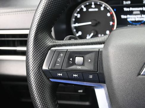 Used 2024 Mitsubishi Outlander image 13