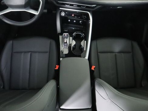 Used 2025 Audi Q5 Premium w/ Convenience Package AWD/4WD image 19