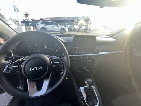 Used 2022 Kia Forte LXS FWD image 10