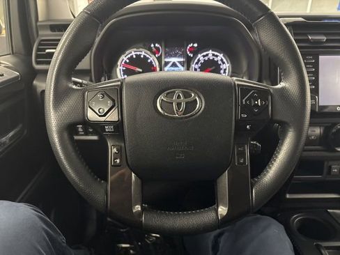 Used 2022 Toyota 4Runner TRD Off-Road image 29