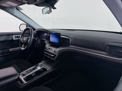 Certified 2022 Ford Explorer XLT w/ Class IV Trailer Tow Package image 28