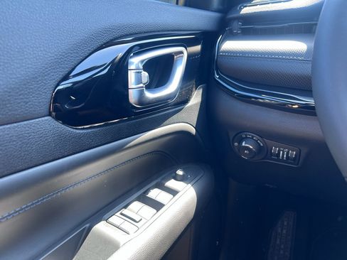 New 2026 Jeep Compass Latitude AWD/4WD image 19
