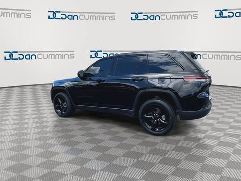 Used 2024 Jeep Grand Cherokee Altitude AWD/4WD image 6