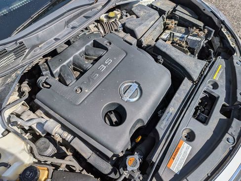 Used 2013 Nissan Altima 3.5 SV w/ Navigation Pkg image 12