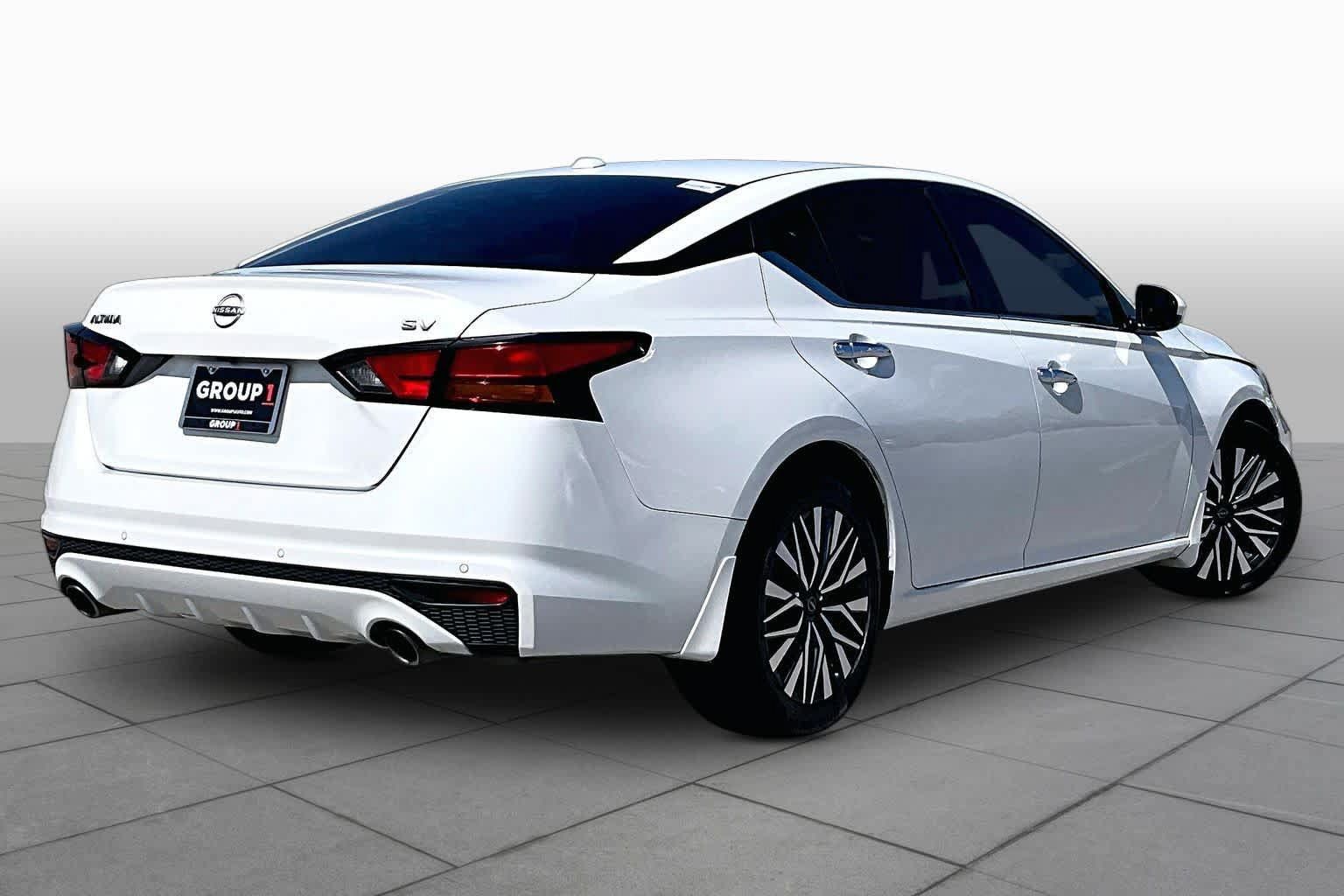 Used 2024 Nissan Altima 2.5 SV w/ SV Premium Package FWD image 13
