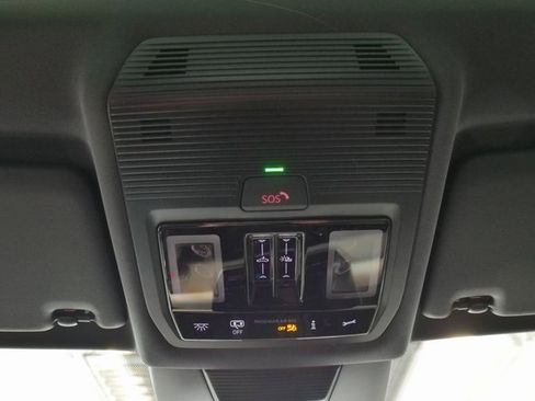 New 2026 Volkswagen Tiguan SE R-Line image 29