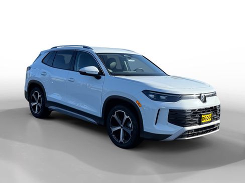 New 2026 Volkswagen Tiguan SE image 7