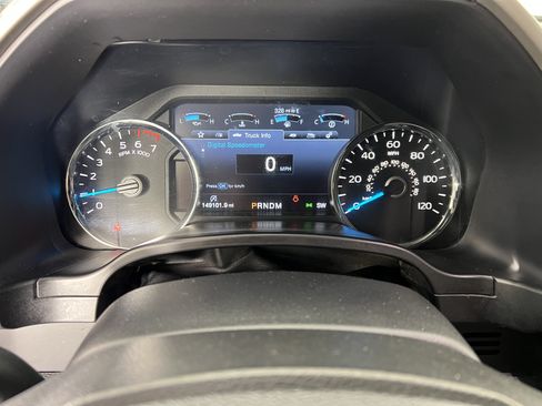 Used 2017 Ford F150 Lariat w/ Equipment Group 502A Luxury AWD/4WD image 26