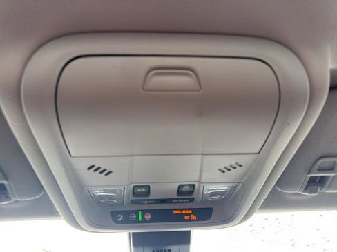 Used 2024 Chevrolet Equinox LT AWD/4WD image 23