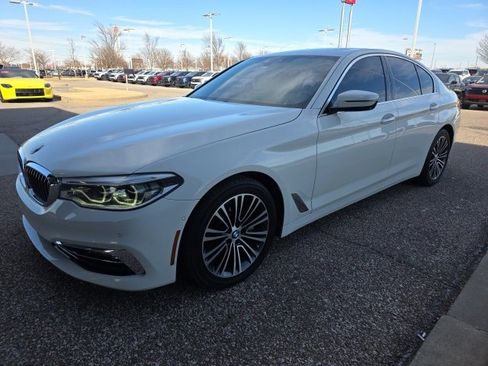 Used 2017 BMW 540i xDrive image 3