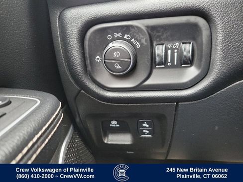 Used 2022 RAM 1500 Laramie AWD/4WD image 13