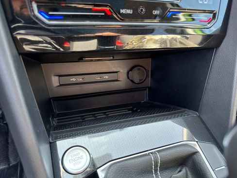 New 2025 Volkswagen Taos SE image 24