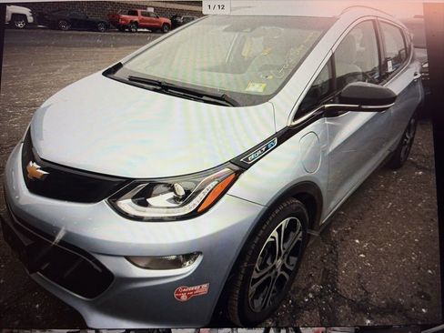 Used 2017 Chevrolet Bolt Premier w/ Driver Confidence II Package image 1