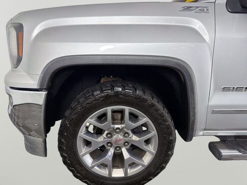Used 2018 GMC Sierra 1500 SLT w/ SLT Premium Package AWD/4WD image 6