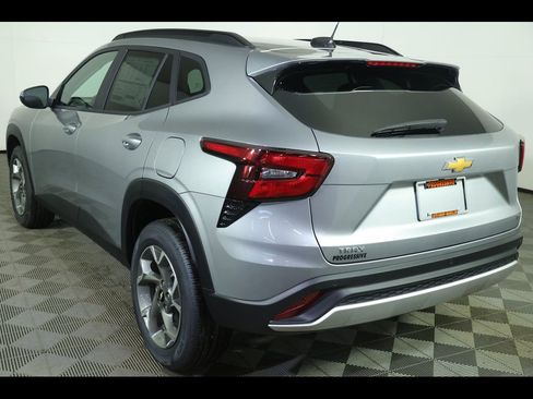 New 2026 Chevrolet Trax LT w/ Driver Confidence Package image 14