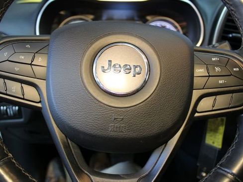 Used 2019 Jeep Cherokee Trailhawk AWD/4WD image 20