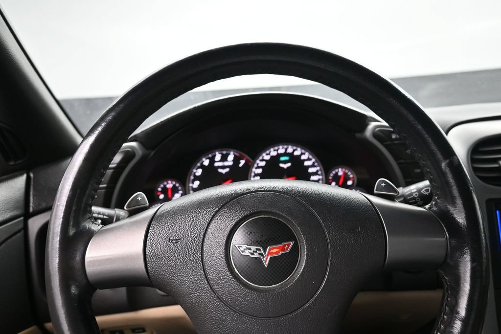 Used 2006 Chevrolet Corvette Convertible w/ Preferred Equipment Group RWD image 12
