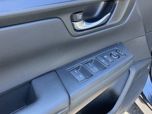 Used 2025 Honda CR-V EX image 15