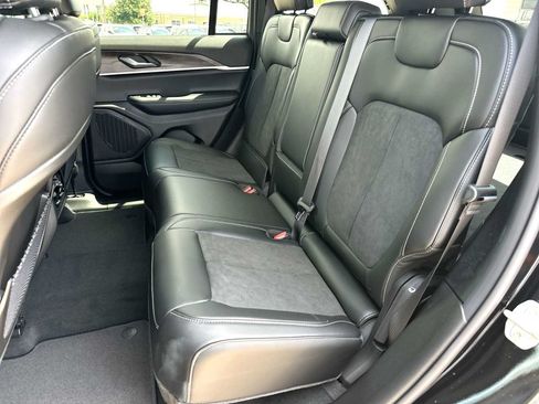 New 2026 Jeep Grand Cherokee Altitude RWD image 23