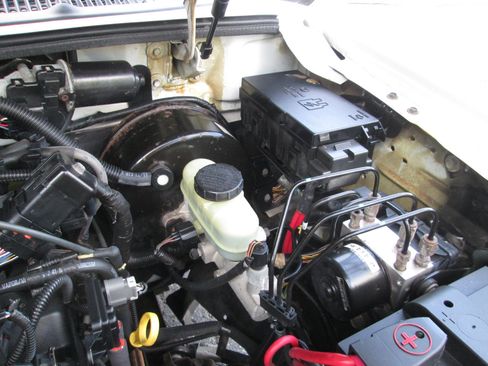 Used 2003 Ford Explorer Sport Trac XLT image 36