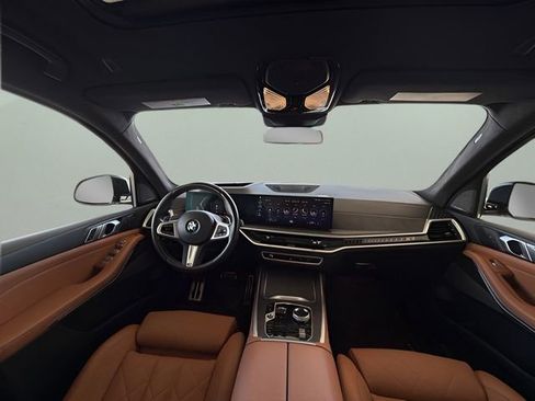 Certified 2023 BMW X7 xDrive40i w/ M Sport Package image 39