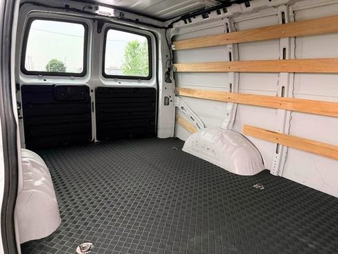 Used 2024 Chevrolet Express 2500 w/ Driver Convenience Package RWD image 12