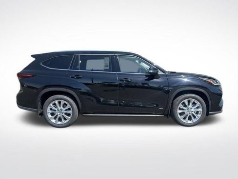 New 2026 Toyota Highlander Limited image 6