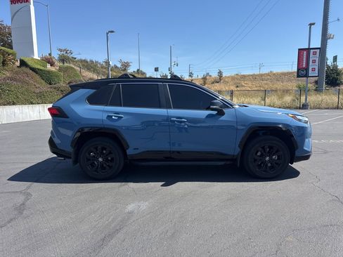 Used 2025 Toyota RAV4 XSE w/ Advanced Technology Package AWD/4WD image 8
