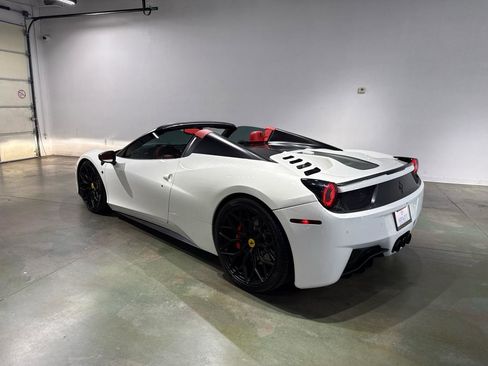 Used 2015 Ferrari 458 Spider RWD image 50